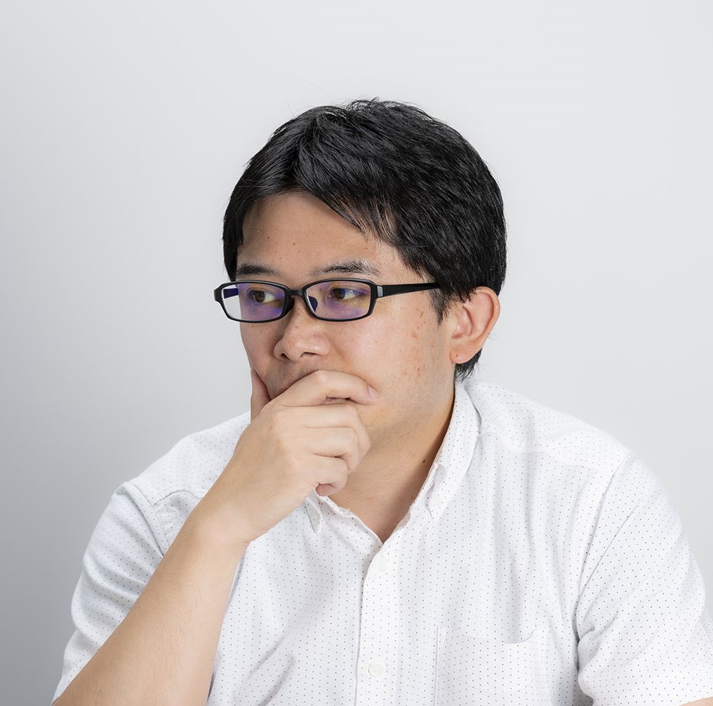高井 氏